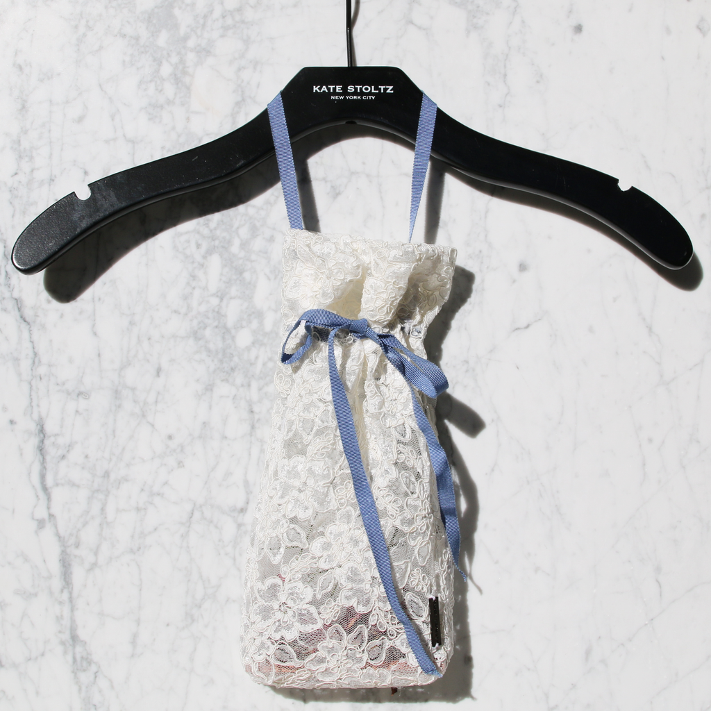 Guipúre Lace with Blue Grosgrain Ribbon Closet Sachet 1/1