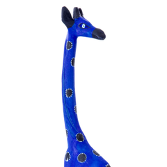 blue-white-black-safari-animal-giraffe-scuplture-baby-room