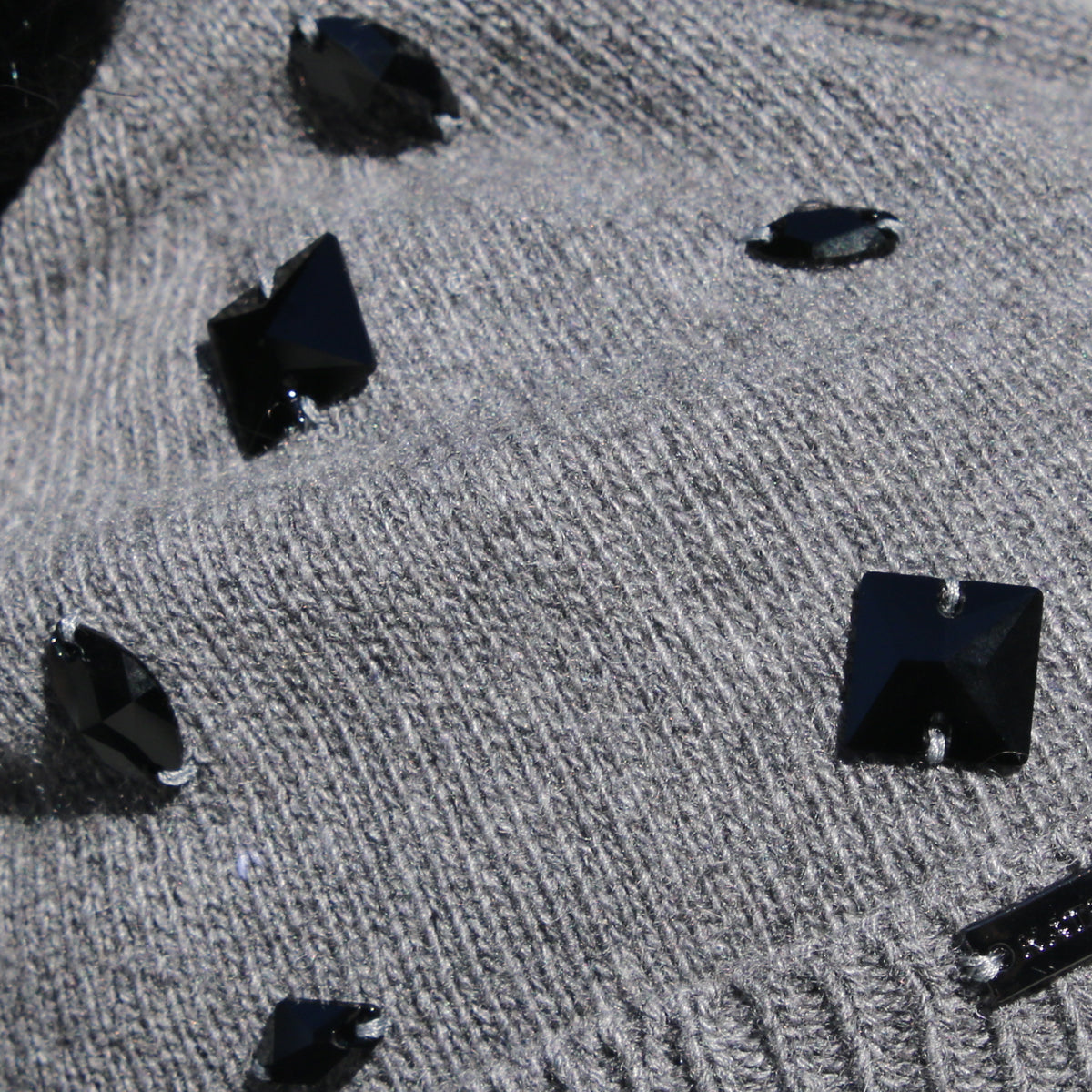    swarosvski-crystal-on-cashmere-beanie