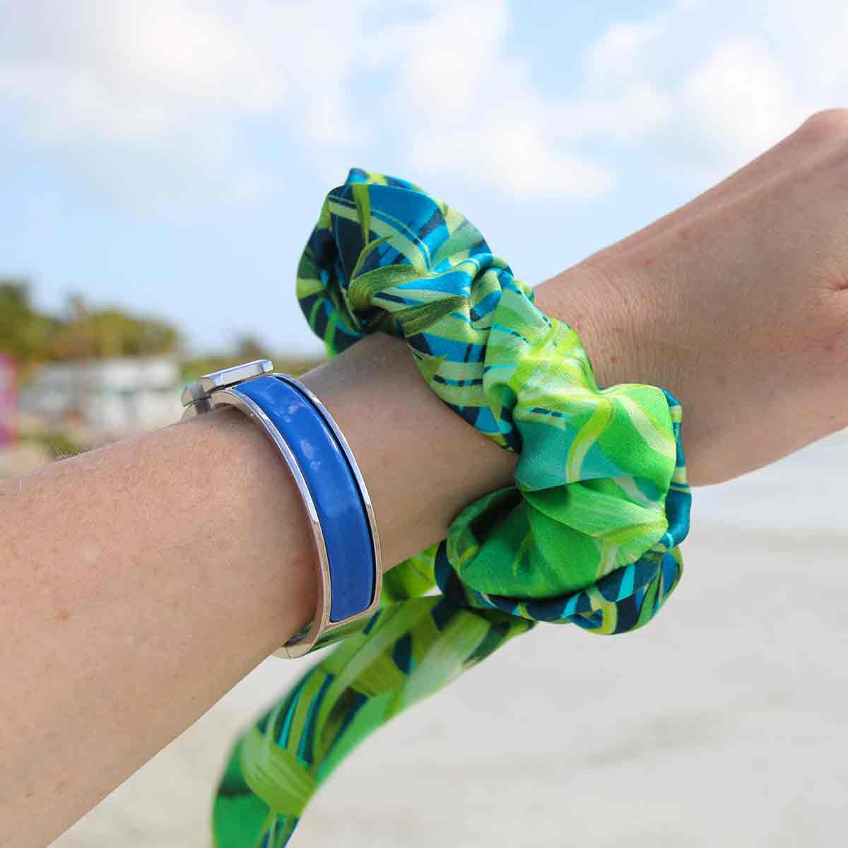 tropical-palm-leaf-print-scrunchie